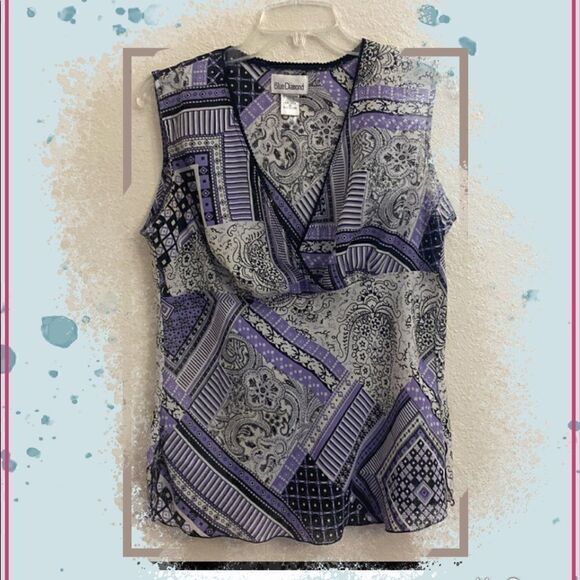 💎BLUE DIAMOND 💎 Purple, Black and White Elegant Paisley Sleeveless Top!! - Picture 1 of 6